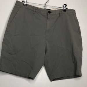 Theory Brucer textured shorts. Size 34